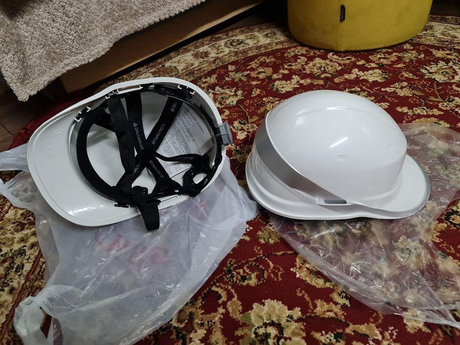 Каски Белые стройтельные