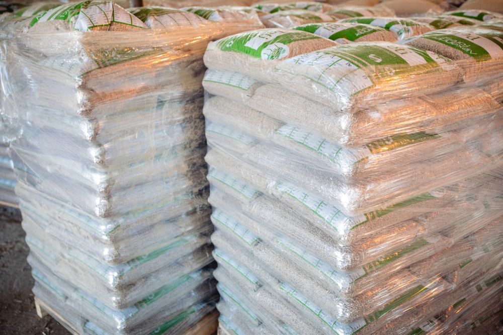 Peleti salcam calitatea conform A1