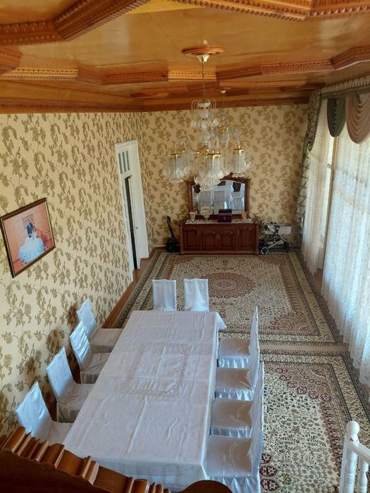 Nazarbek 8 sutiq 10ta xona uy sotiladi