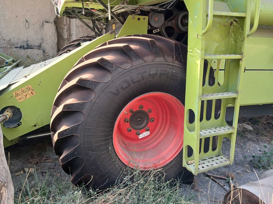 Cлаас ДОМИНAТОР-130 Комбайн