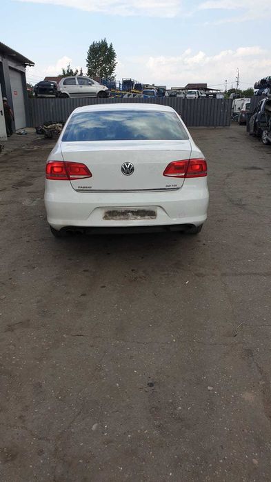 Dezmembrez Volkswagen Passat B7 2.0 TDi an 2012 cod motor CFF