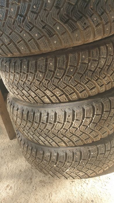 Продам зимние шины  шипованные