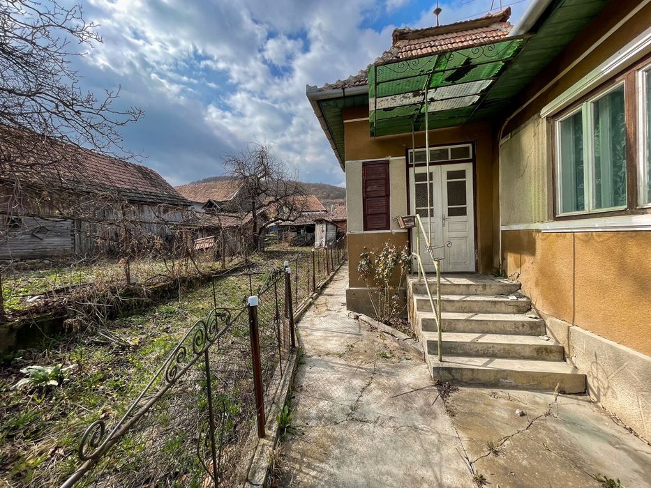 Casă de vânzare în Moldovenești
