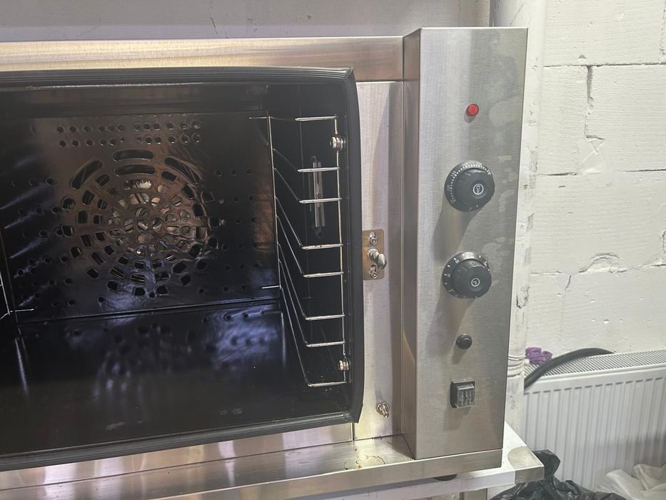 Пароконвекционая печь