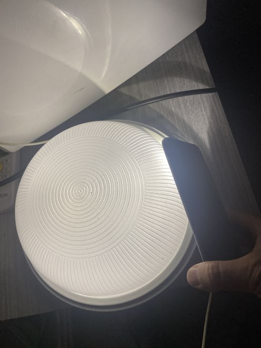 Aplica pentru iluminat din fonta si sticla fara plastic!