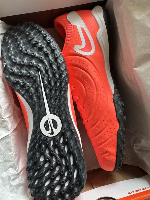 Футболни обувки Nike Tempo