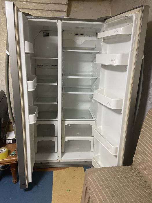 Большой холодильник