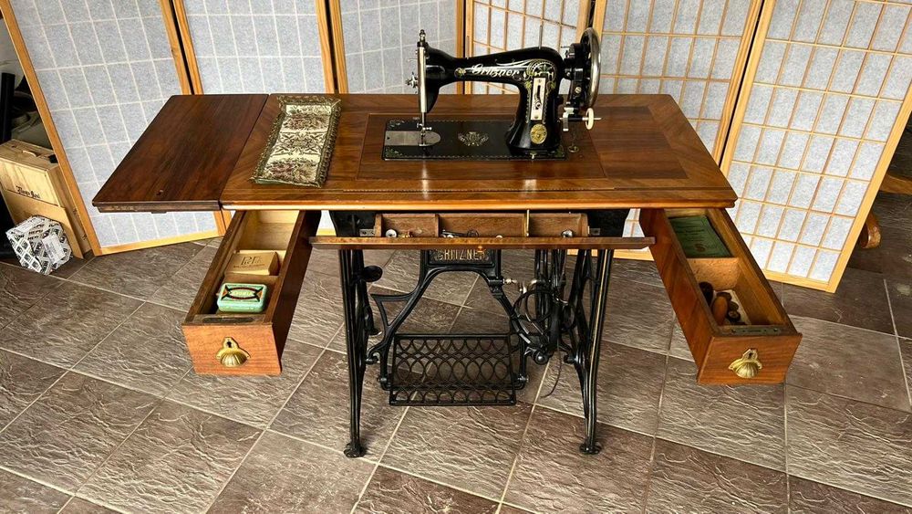 Mașină de cusut GRITZNER vintage - restaurată, funcțională 100%