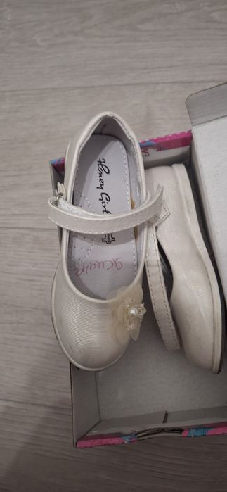Продам туфои 25 размера