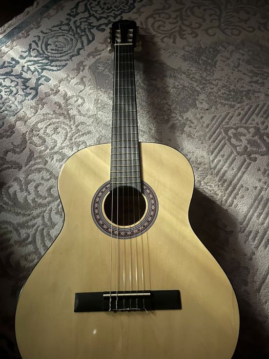 Гитара сатылад 1 апта бұрын алғам сулпактан 50 к ға чехол ключ бар