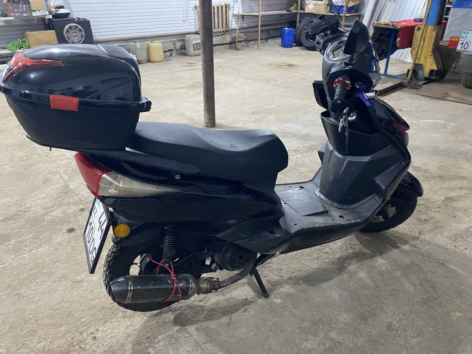 Продам скутер 125 кубов