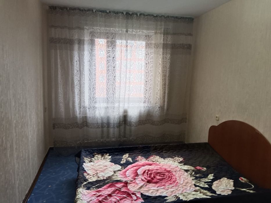 Сдам 2 комнату квар в центре