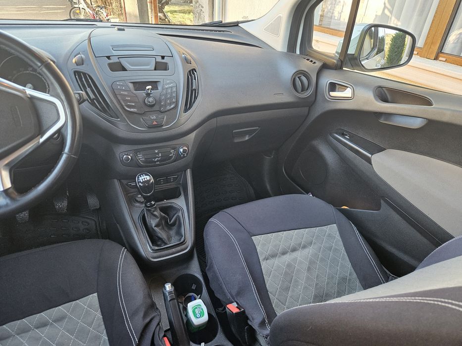 FORD Courier 2021 — imagine 5