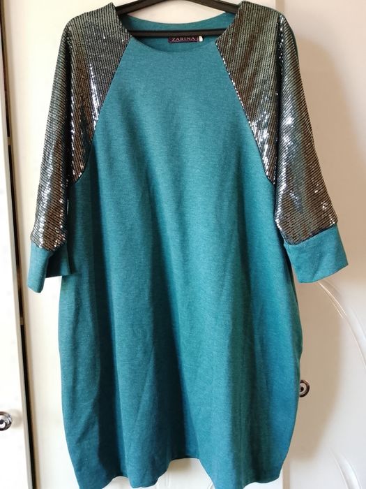 Продам платья, размер: 54-56