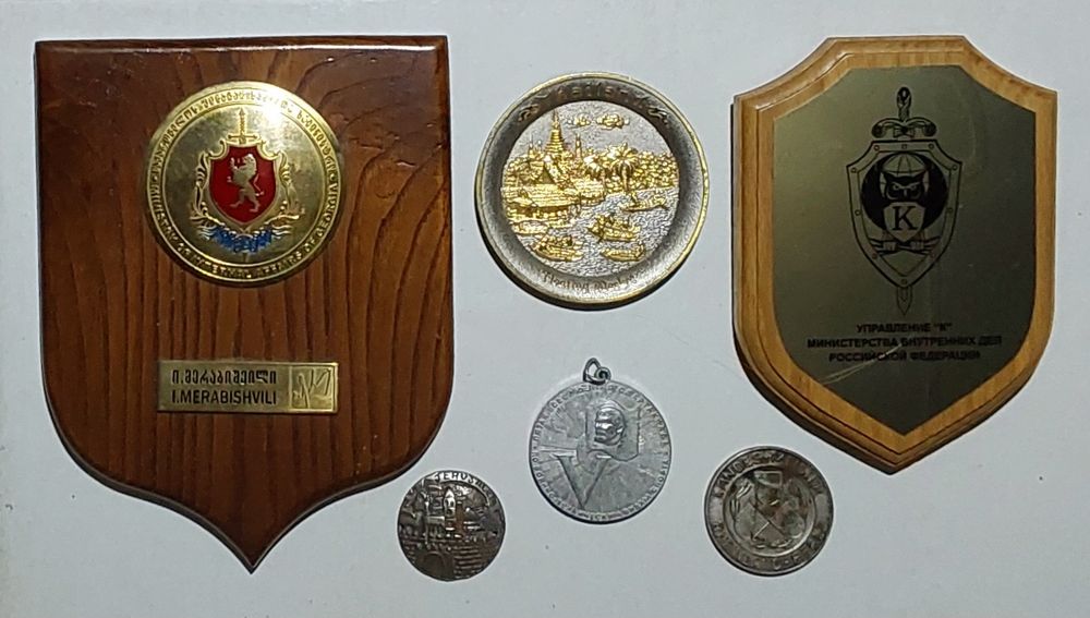 Бижутерия, украшения советского периода и современные