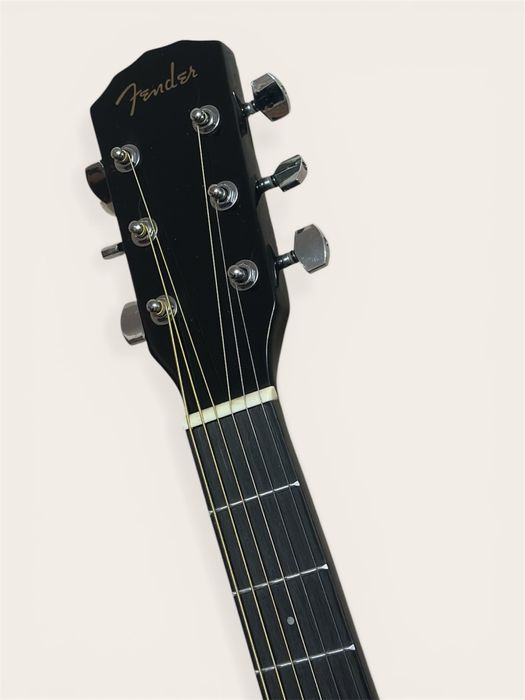 Электроакустическая гитара «Fender»