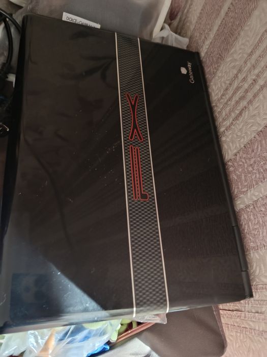 Ноутбук старенький игровой