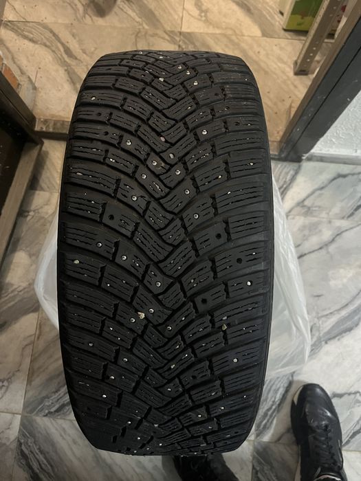 Шипованная резина, Continental R19