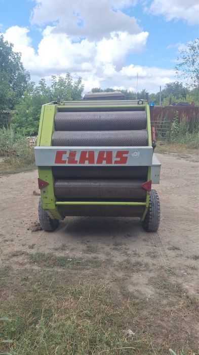 Продам рулонный пресс клас 44