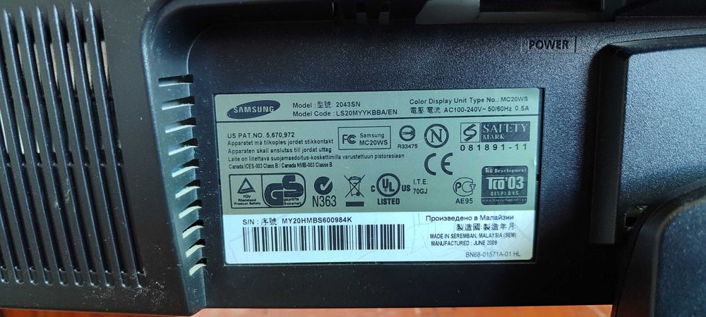 Монитор samsung 22" 1280x720p