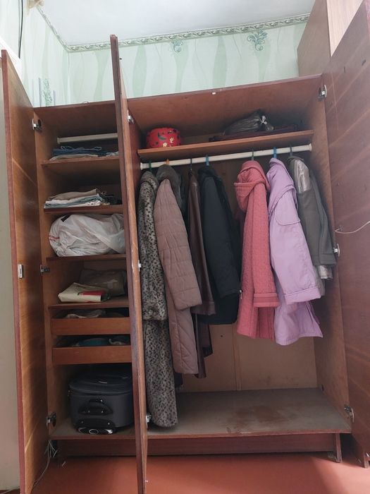 Шкаф полированный