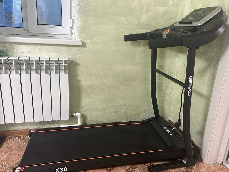 Продам срочно беговую дорожку
