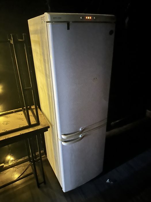 Холодильник рабочий хороший