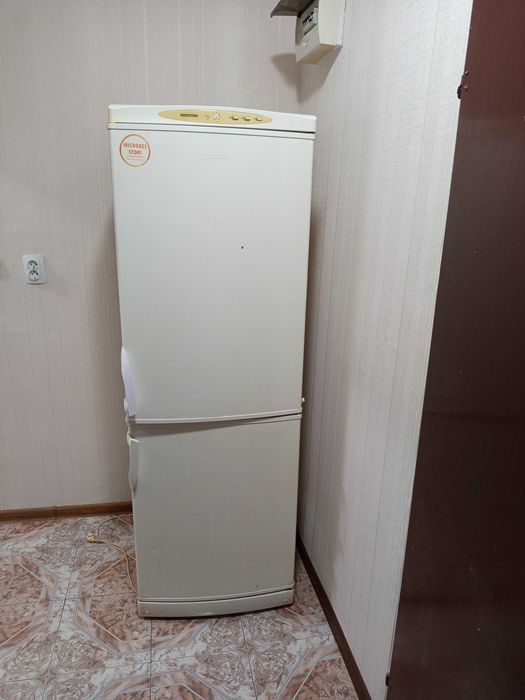 Хладилник Gorenje  с долна камера