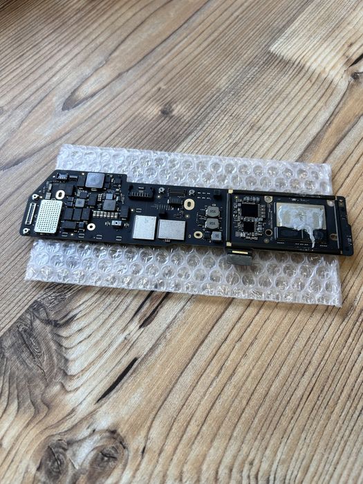 Продается материнская плата от MacBook Air M1