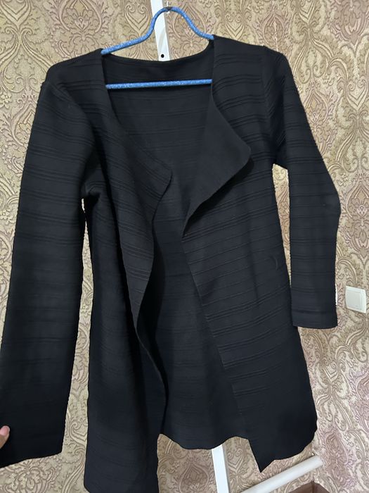 Продам платья, кофты