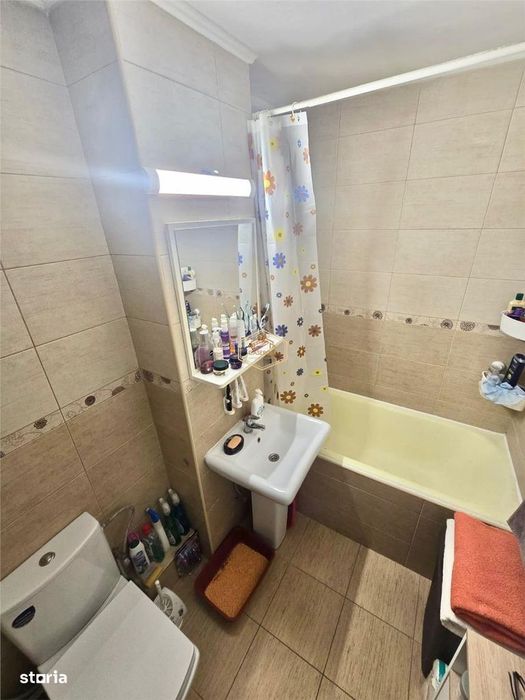 Micro 17 | Apartament cu 3 camere - 3 balcoane | Etaj 1 - Parc UFO