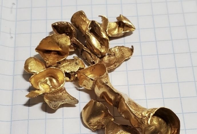 Золотые зубные коронки