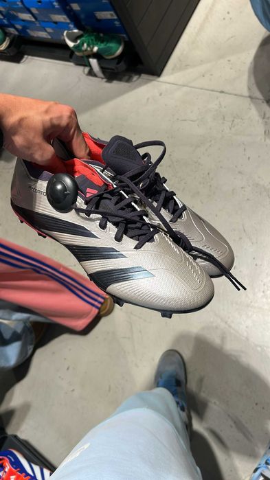 Ghete fotbal crampoane noi NUMAR 43-44