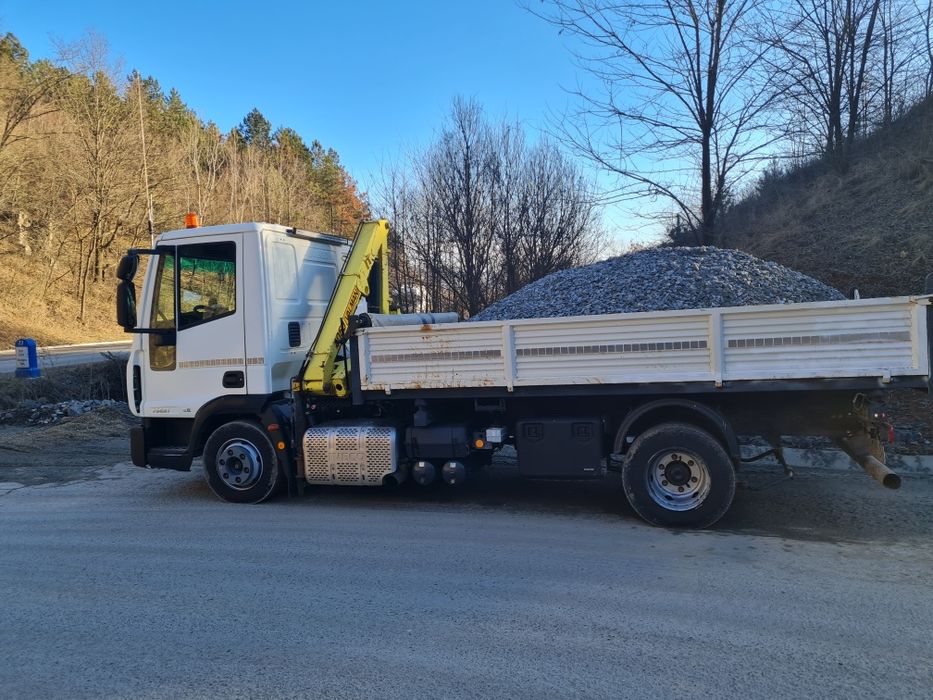 Transport basculabil 7.5t cu macara