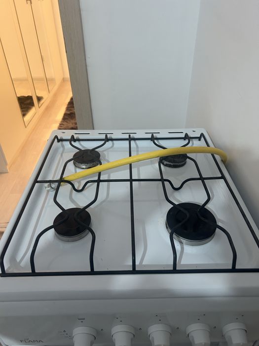 Продам газ плиту