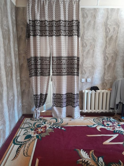 Uy sotiladi.3.5 sotix.4 xona