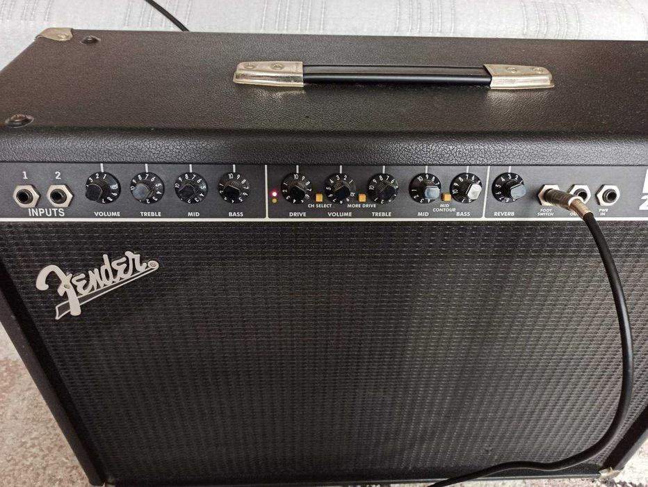 Fender Frontman FM212R  - китарно комбо - 100w