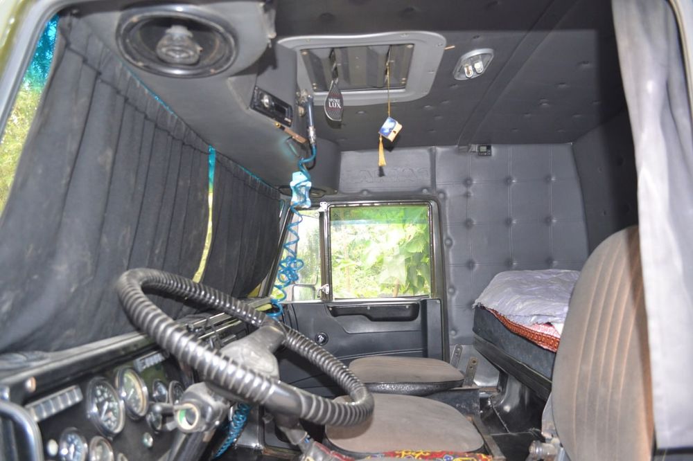 Qamaz pritsepi bilan sotiladi