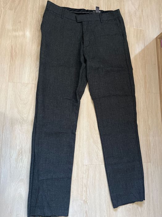 Vând pantaloni bărbătești din stofa de lana, mărimea 54