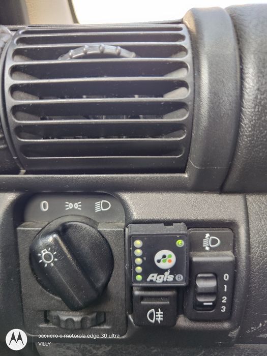 Продавам Opel Corsa 1.0 2000год.