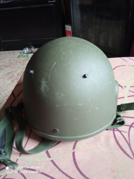 Кевларена военна каска