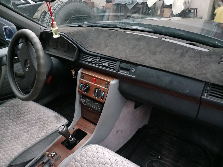 Продам авто Мерседес бенз 124