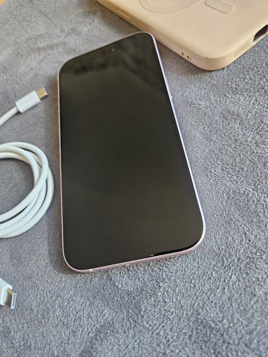 iPhone 15 Pink 128GB 86% Battery Health Отлично състояние 

СЪСТОЯНИЕ
