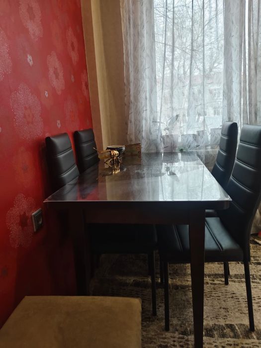 Продается кухонный стол