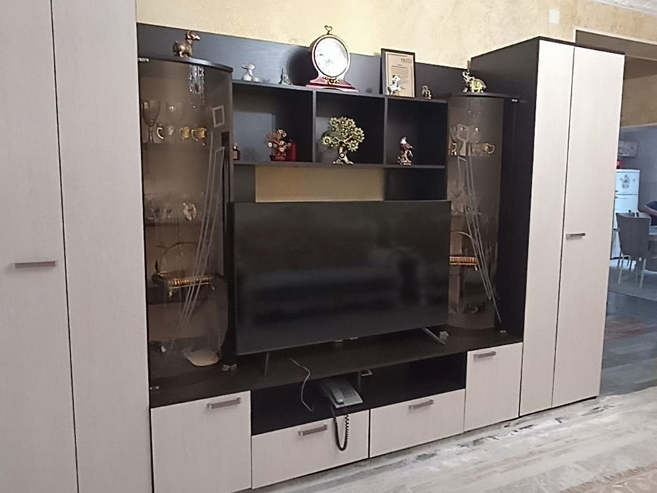 Продается под телевизор