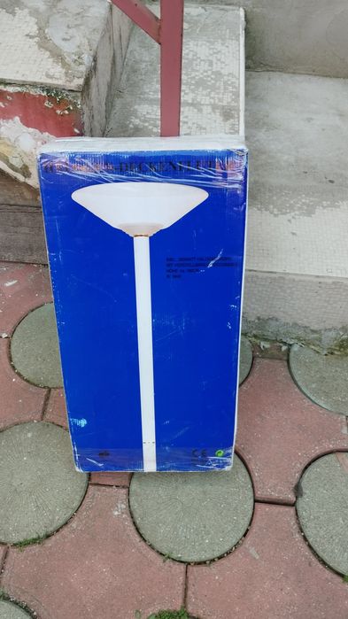 Lampadar cu variator de luminozitate