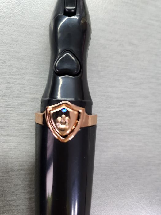 Електрически извивач за мигли