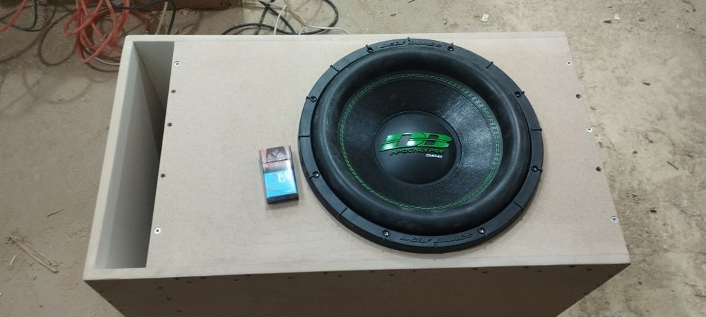 Продам Сабвуфер Apocalypse 305