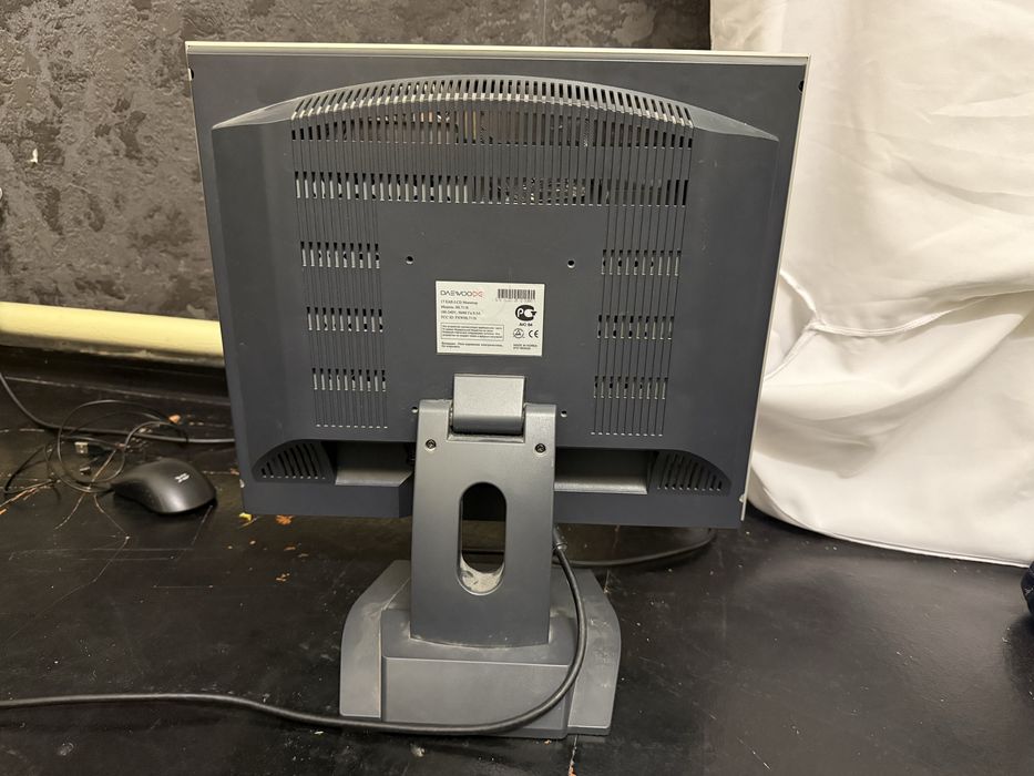 Монитор Daewoo 17