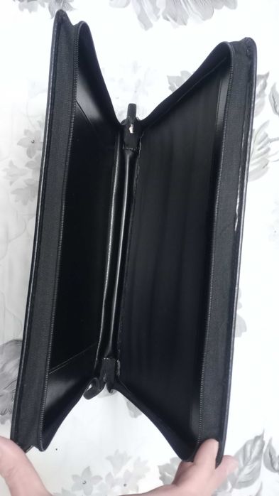 Кожена Папка/чанта за документи и/или лаптоп, нова, отлична!